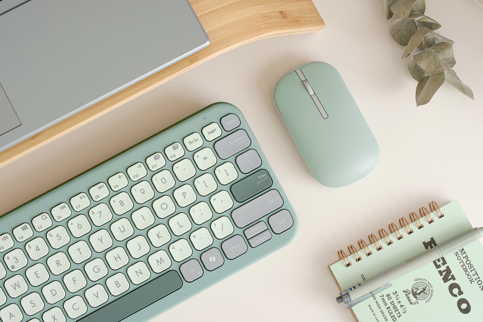 ASUS Marshmallow Keyboard KW100_Scenario Photo_Green Tea Latte_04_copilot